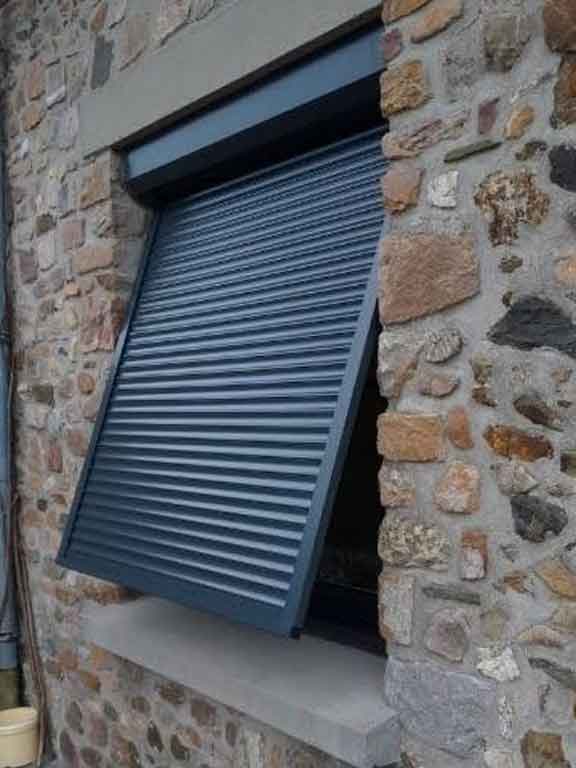 Sortie de caisson de volet roulant à remplacer à Saint Mandé (94160)