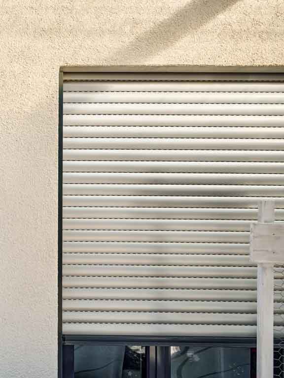 Sortie de caisson de volet roulant à remplacer à Drancy (93700)